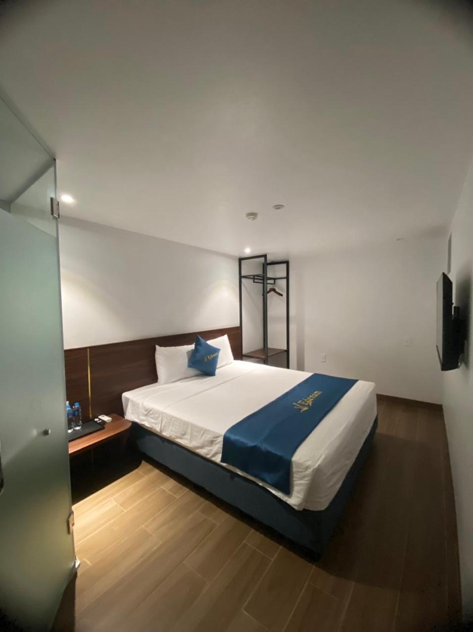 Elysinam Boutique Hotel Ha Long Room photo