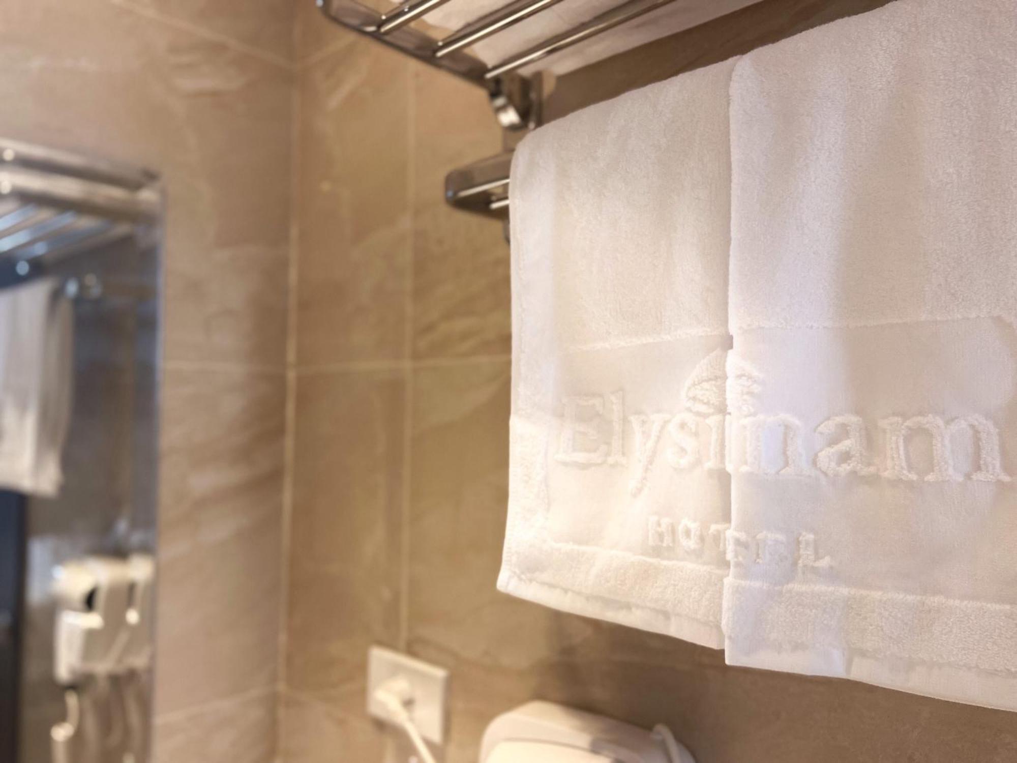 Elysinam Boutique Hotel Ha Long Room photo