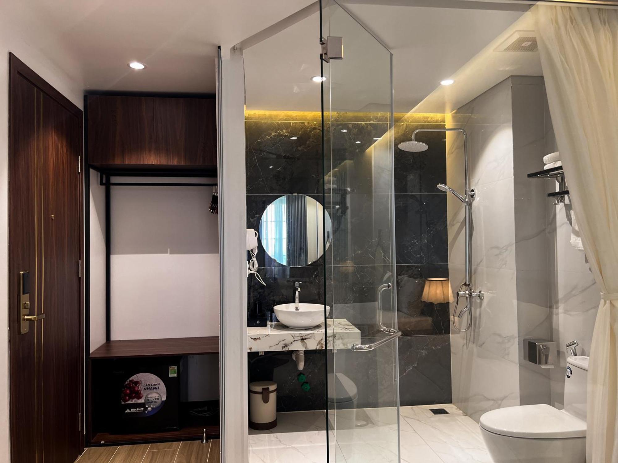Elysinam Boutique Hotel Ha Long Room photo