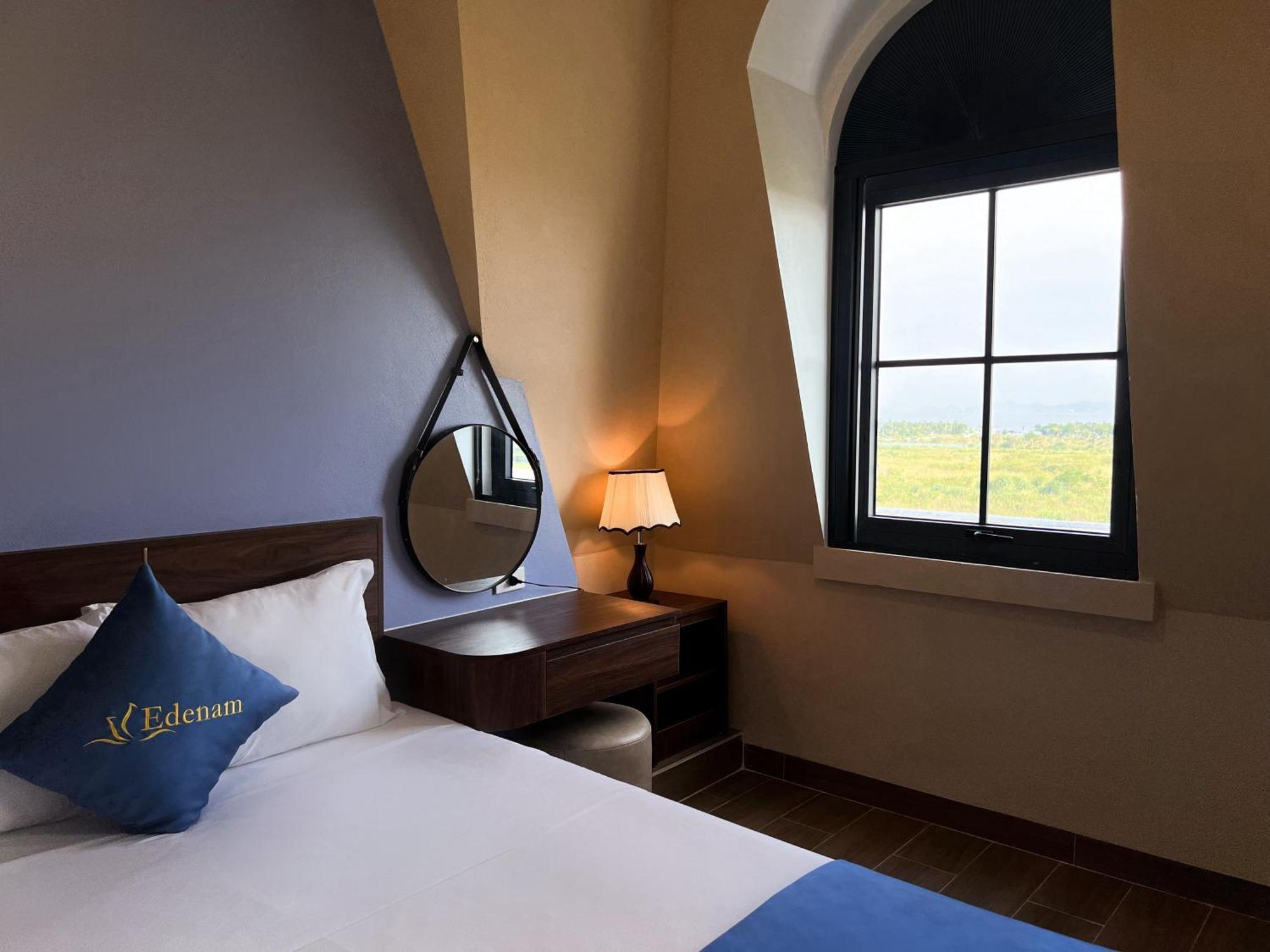 Elysinam Boutique Hotel Ha Long Room photo